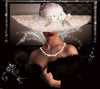 broderie diamant femme au chapeau